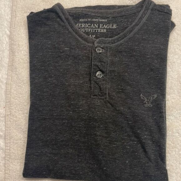 Small American Eagle Outfitters black gray short sleeve 1/4 button Henley shirt - Picture 1 of 13